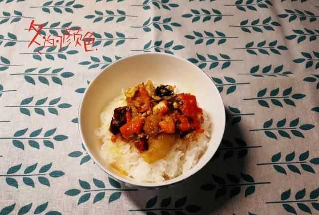 螃蟹有黃的是公還是母，螃蟹肚子里怎么有兩種黃色,一種是淡黃軟軟得,一種是橘黃有點(diǎn)發(fā)硬？圖4