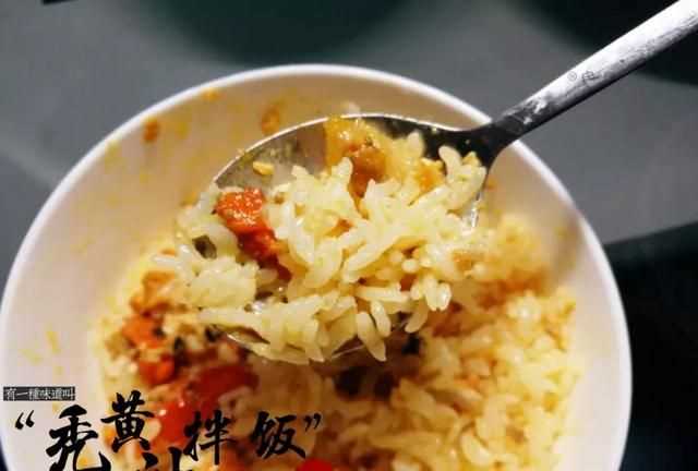 螃蟹有黃的是公還是母，螃蟹肚子里怎么有兩種黃色,一種是淡黃軟軟得,一種是橘黃有點(diǎn)發(fā)硬？圖8