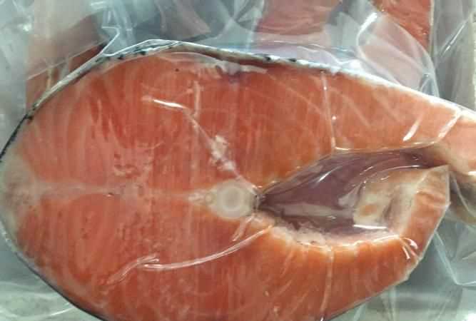 冷凍一個(gè)月的三文魚還能吃嗎