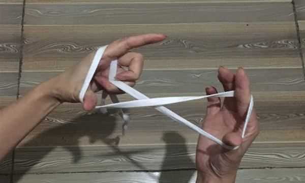如何系蝴蝶結,蝴蝶結怎么系視頻慢動(dòng)作圖20