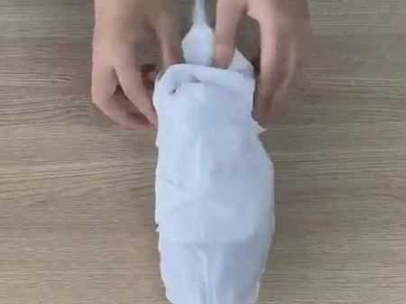 白鞋子有黃斑怎么去除,白色運(yùn)動鞋上的黃色污點(diǎn)怎么去掉啊圖13