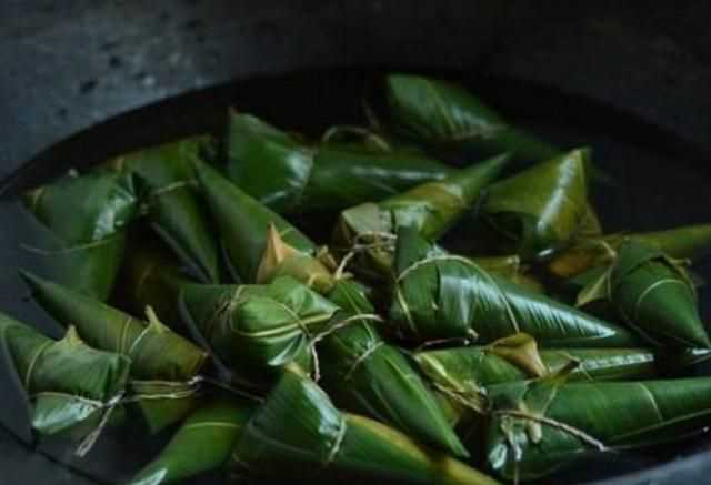 粽子煮好放鍋里過(guò)夜會(huì)更粘