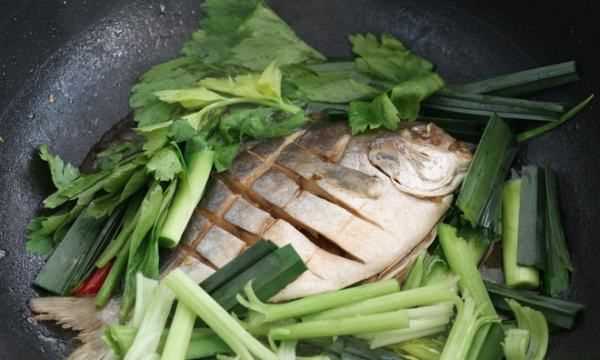 鯧魚怎么做最好吃又簡(jiǎn)單,鯧魚怎么做好吃又簡(jiǎn)單圖8