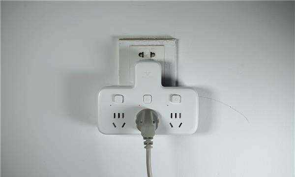 插頭上的兩個小孔有什么作用,電器插頭掉水里還能用嗎圖5