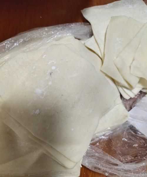 買(mǎi)的混沌皮有黑點(diǎn)能吃嗎