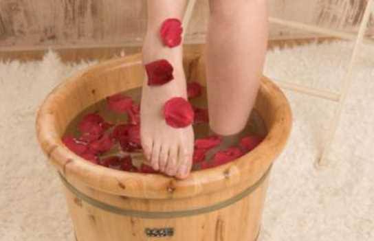 泡腳的水溫多少合適,泡腳的水溫多少度為好圖7