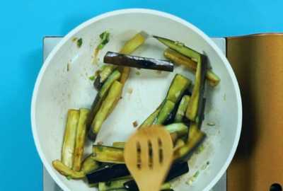 茄子怎么炒吃,怎么炒茄子好吃又簡(jiǎn)單圖4