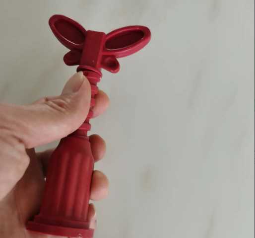開(kāi)紅酒的正確方法,紅酒怎么開(kāi)瓶塞圖8