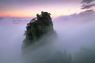 關(guān)于寫(xiě)廬山的贊美的詩(shī)句子