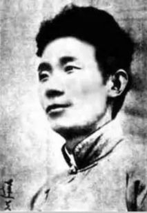 形容抗戰英雄的古詩(shī)句