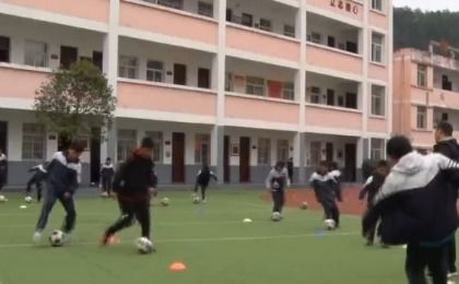 下課校園真熱鬧作文怎么寫(xiě)