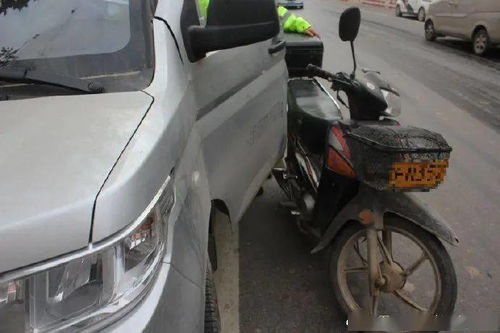 轎車(chē)托運注意事項,轎車(chē)里睡覺(jué)注意事項,轎車(chē)長(cháng)期停放注意事項