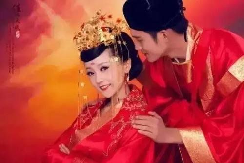 看完這兩個(gè)故事，你會(huì )珍惜對方一輩子
