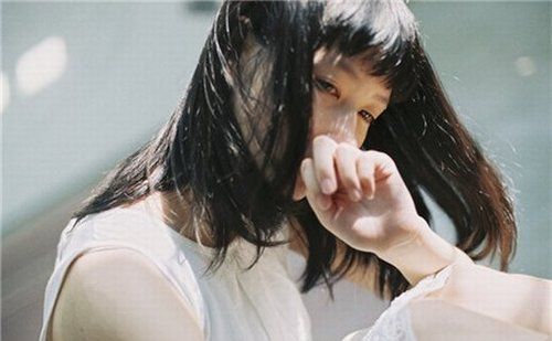 對啊，就是嫌你窮才分手的啊