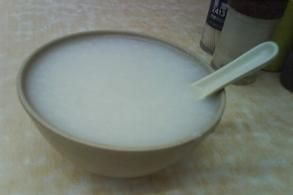 那碗溫暖而又純粹的白米粥