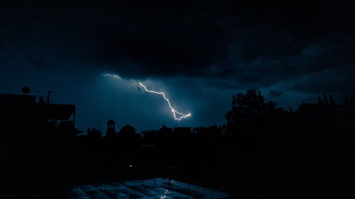 這世間最?lèi)?ài)我的那個(gè)人，走了
