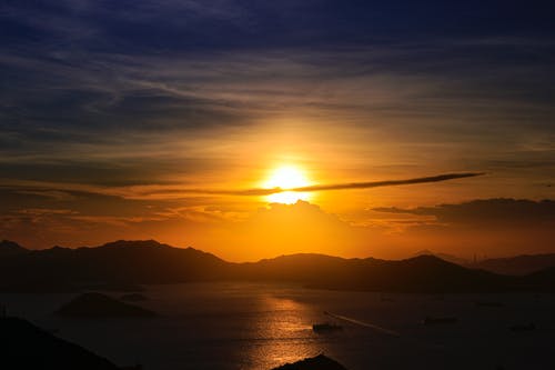 靜靜地想你抒情詩(shī)歌