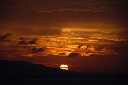 寫(xiě)山水風(fēng)光的詩(shī)句
