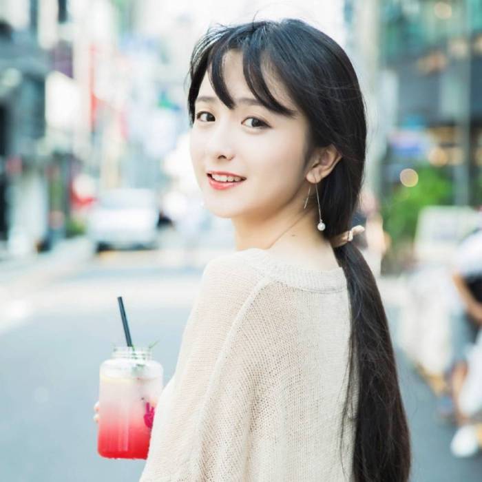 夢里的三千落花，想換你眉間的那一抹朱砂。