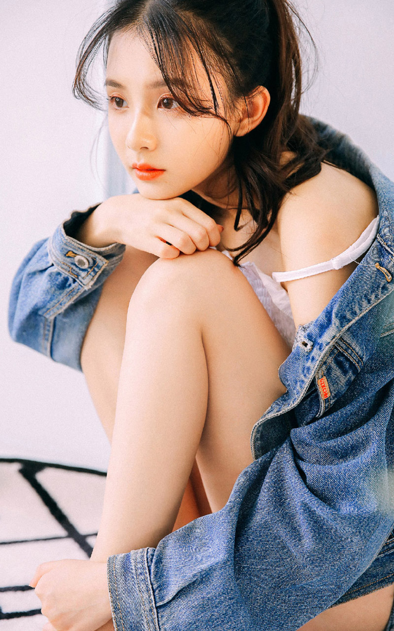 送死黨送閨蜜的經(jīng)典說說：友誼就是，你智障多年，我卻不離不棄