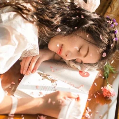 2019最流行的女生朋友圈說說  高質(zhì)量說說大全